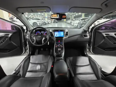Hyundai 아반떼 1.6 GDi 2014 9