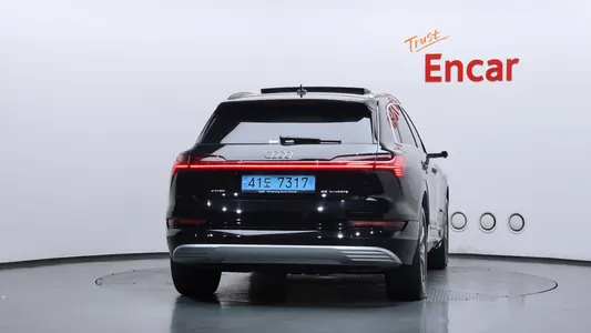 Audi e- 55 2023 4