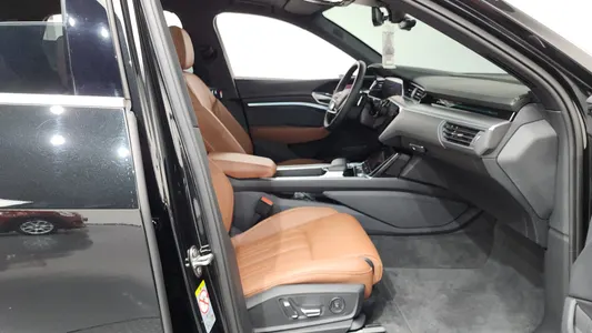 Audi e- 55 2023 11