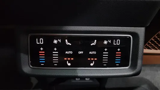 Audi e- 55 2023 33
