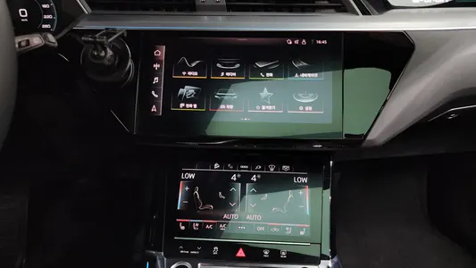 Audi e- 55 2023 34