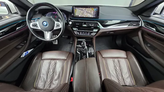 BMW 5 Series (G30) 530e M 2022 7