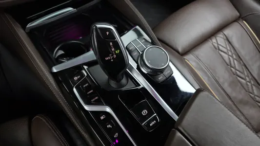 BMW 5 Series (G30) 530e M 2022 9