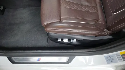 BMW 5 Series (G30) 530e M 2022 26