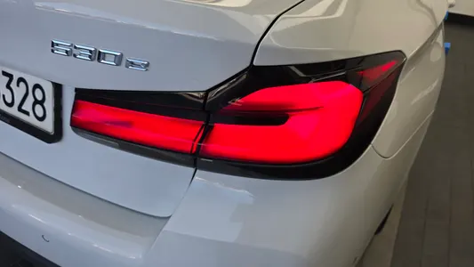BMW 5 Series (G30) 530e M 2022 23