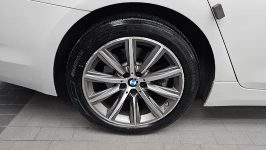BMW 5 Series (G30) 520i 2018 5