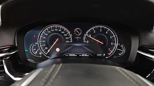 BMW 5 Series (G30) 520i 2018 8