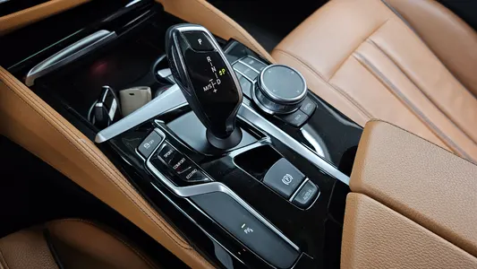 BMW 5 Series (G30) 520i 2018 9