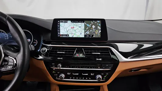 BMW 5 Series (G30) 520i 2018 14