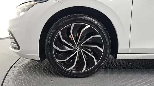 Volkswagen 8 2.0 TDI 2022 5