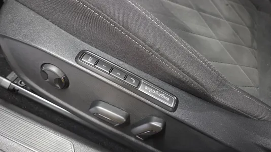 Volkswagen 8 2.0 TDI 2022 13