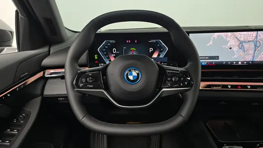 BMW 5 Series (G60) 530e 2024 13
