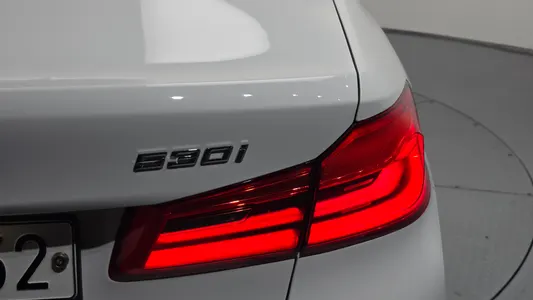 BMW 5 Series (G30) 530i xDrive M 2020 23
