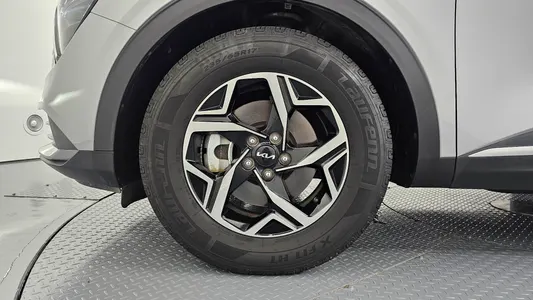 Kia 5 2.0 4WD 2023 5