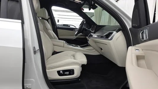 BMW X7 (G07) xDrive 40i 7 2025 11