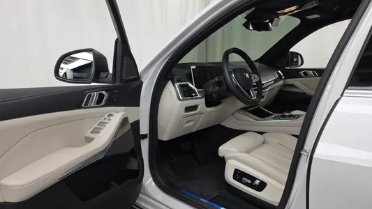 BMW X7 (G07) xDrive 40i 7 2025 10