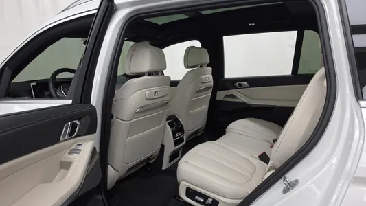 BMW X7 (G07) xDrive 40i 7 2025 26