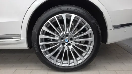 BMW X7 (G07) xDrive 40i 7 2025 21