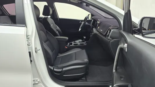 Kia 4 2.0 2WD 2017 26