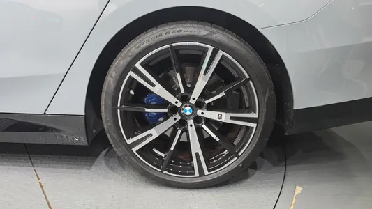 BMW 5 Series (G60) 530i xDrive M 2024 21