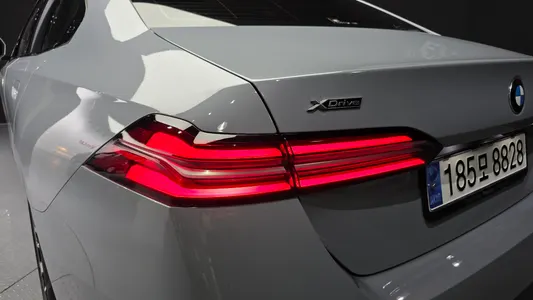 BMW 5 Series (G60) 530i xDrive M 2024 23