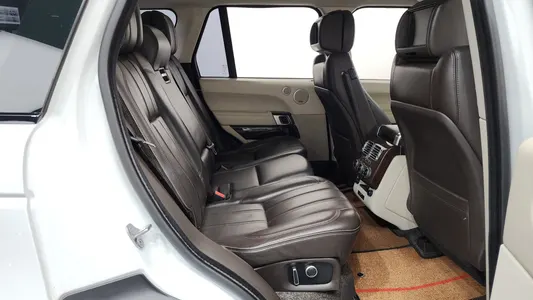 Land Rover 4 4.4 SDV8 Vogue SE 2016 14