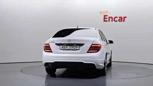 Mercedes-Benz C-Class W204 C200 CGI 2012 4
