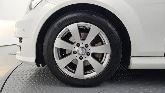 Mercedes-Benz C-Class W204 C200 CGI 2012 5