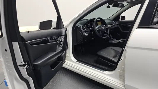Mercedes-Benz C-Class W204 C200 CGI 2012 10