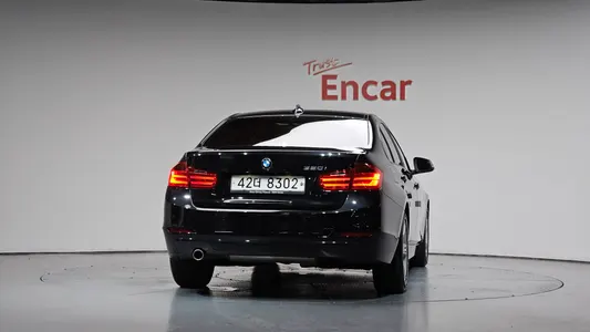 BMW 3 Series (F30) 320i 2014 4