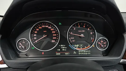 BMW 3 Series (F30) 320i 2014 8
