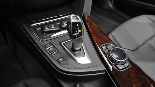 BMW 3 Series (F30) 320i 2014 9