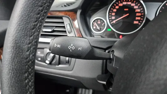 BMW 3 Series (F30) 320i 2014 17