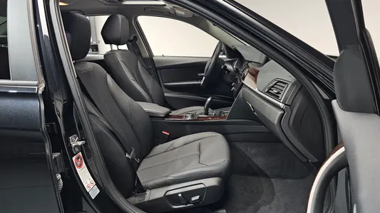 BMW 3 Series (F30) 320i 2014 27