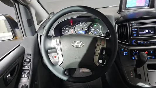Hyundai Grand Starex 2016 11