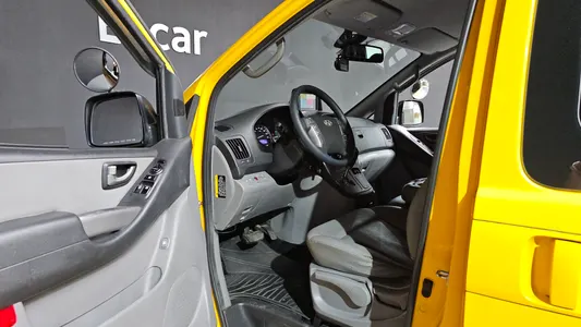 Hyundai Grand Starex 2016 10