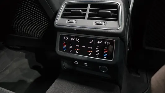 Audi A7 (4K) 50 TDI 2023 19