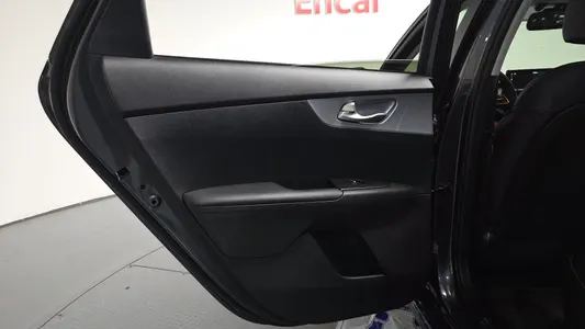 Kia K3 2 1.6 2021 25