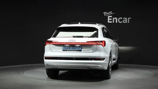 Audi e- 55 2020 4