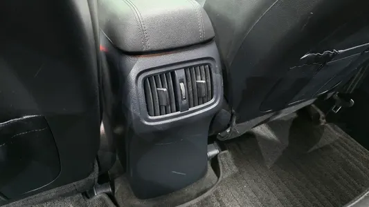 Kia R 2WD 2013 33