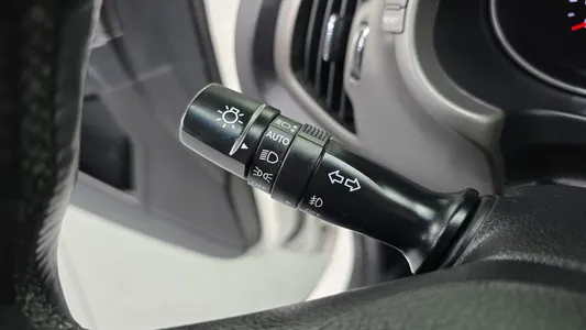 Kia R 2WD 2013 27