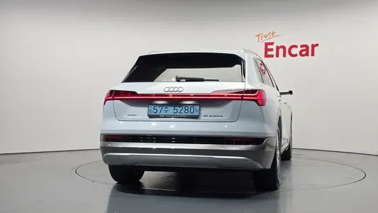 Audi e- 50 2022 4