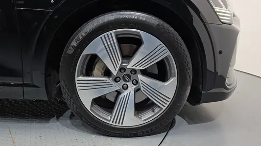 Audi e- 55 2022 5