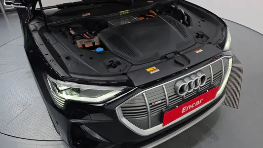 Audi e- 55 2022 6