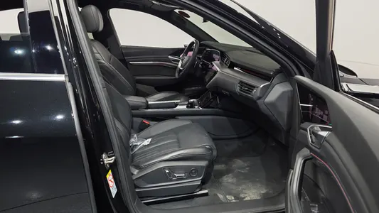 Audi e- 55 2022 11