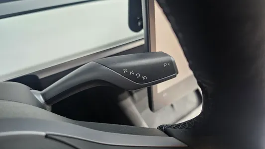 Tesla Y AWD 2022 9