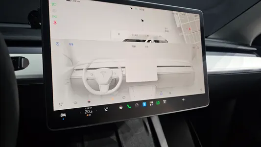 Tesla Y AWD 2022 33