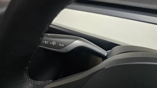 Tesla Y AWD 2022 29