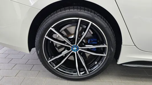 BMW 3 Series (G20) 330e M 2023 5