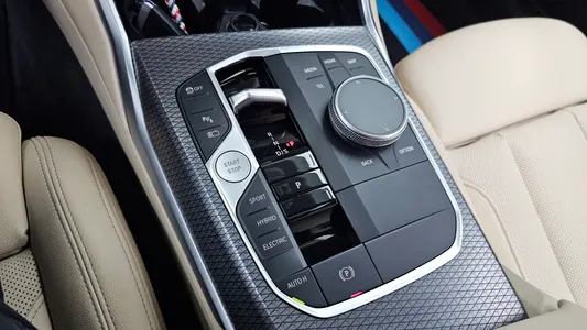 BMW 3 Series (G20) 330e M 2023 9